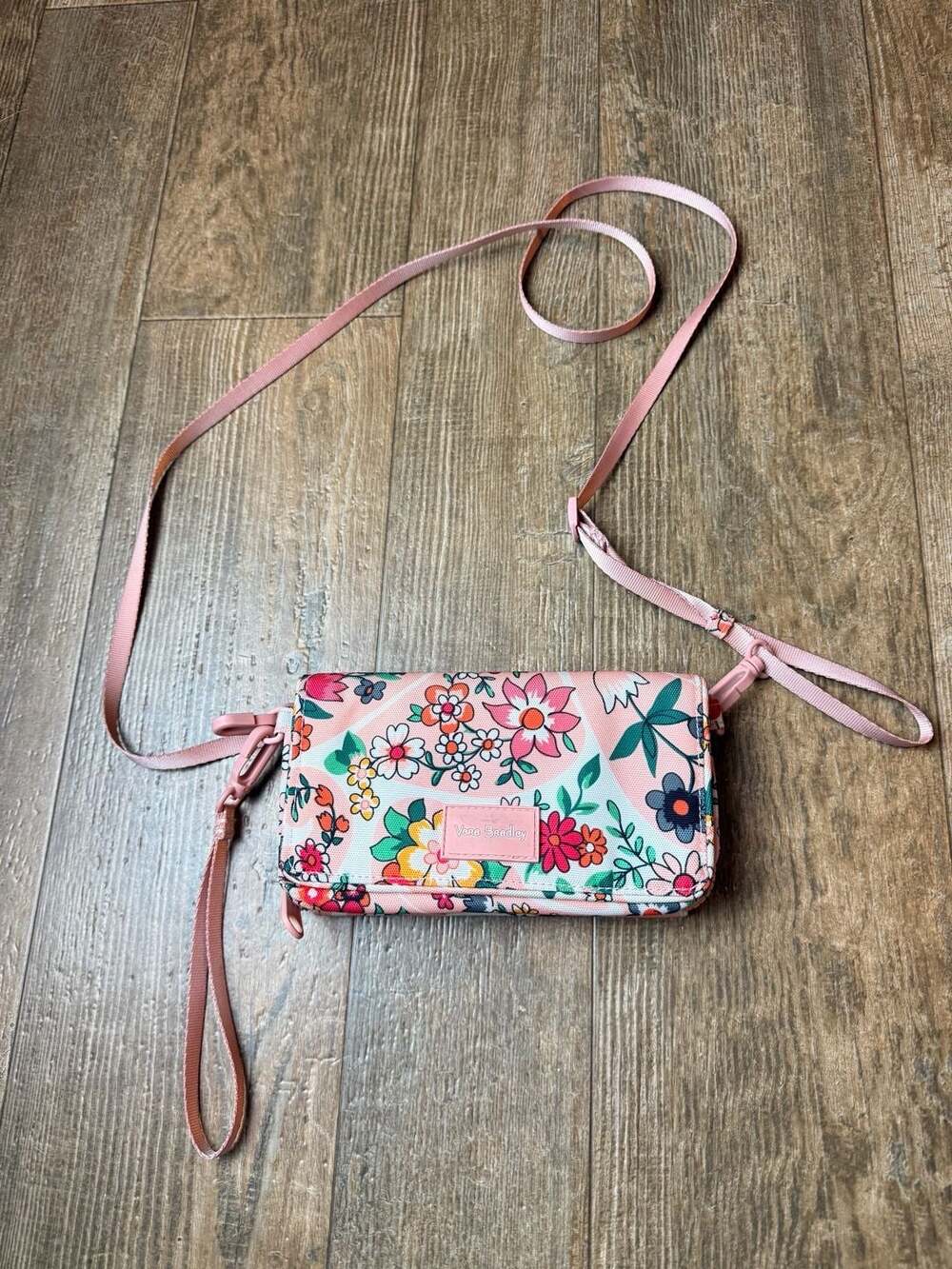 Vera Bradley Crossbody wallet Prairie Paisley